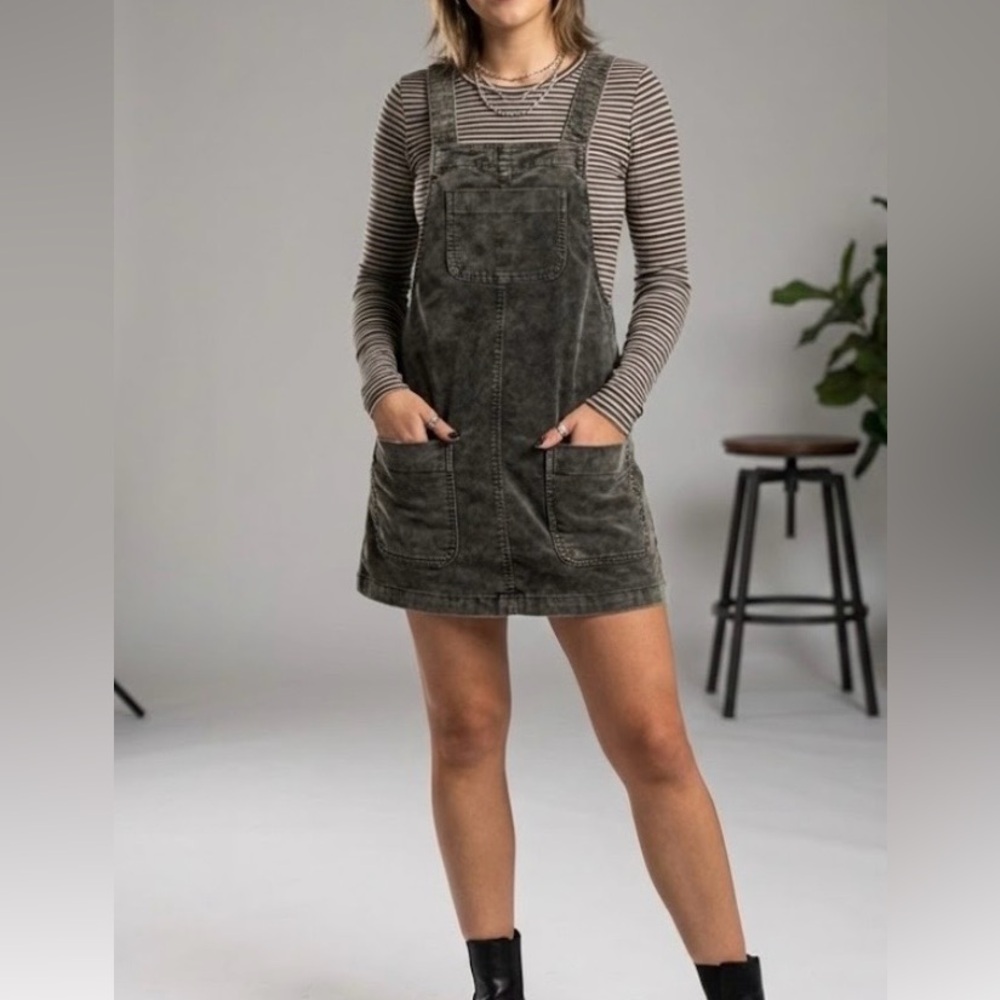 BDG Gray Corduroy Pinafore Dress Sleeveless, wide zipper, front pockets  Size S